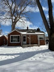 12050 Cavell, Livonia, MI 48150