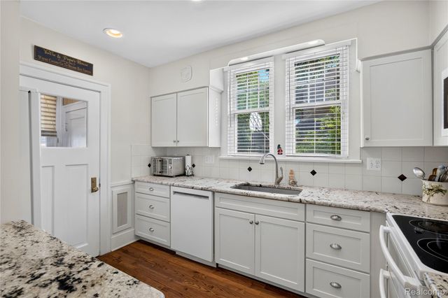1258 Bedford Road, Grosse Pointe Park, MI 48230