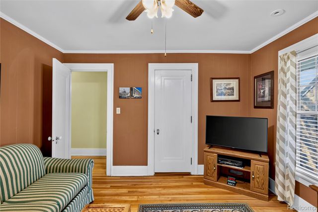 1258 Bedford Road, Grosse Pointe Park, MI 48230