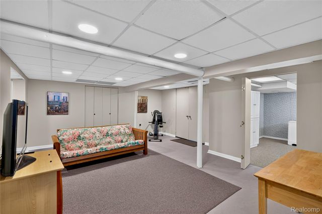 1258 Bedford Road, Grosse Pointe Park, MI 48230