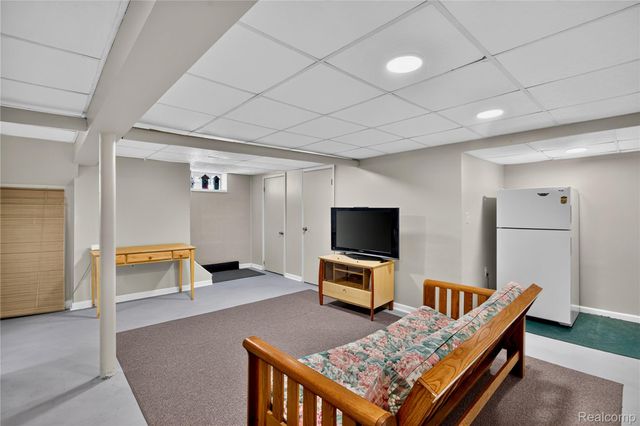 1258 Bedford Road, Grosse Pointe Park, MI 48230