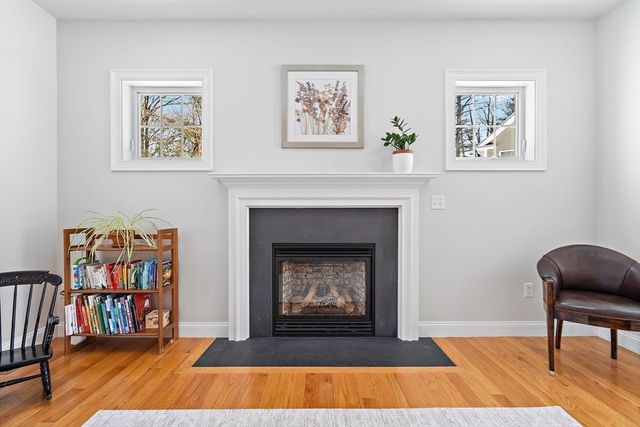 6 Beacon Court, Acton, MA 01720