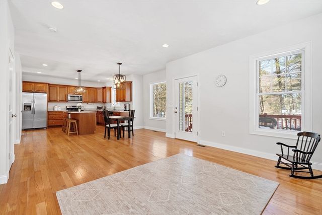 6 Beacon Court, Acton, MA 01720