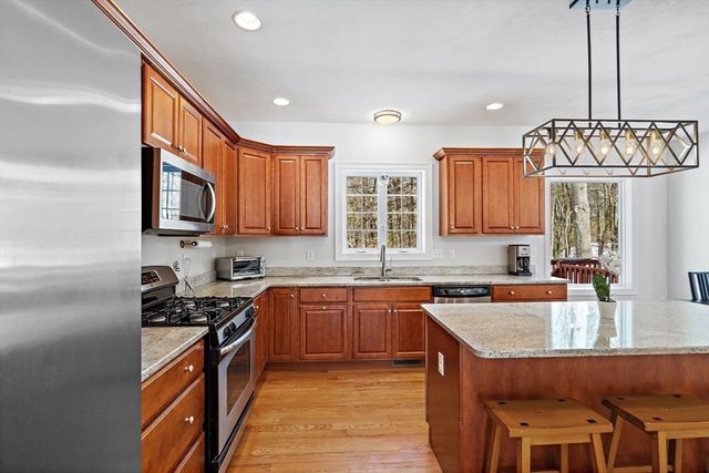 6 Beacon Court, Acton, MA 01720