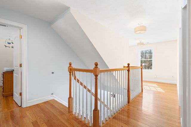 6 Beacon Court, Acton, MA 01720