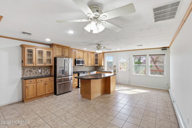 1425 Amsterdam Avenue, Toms River, NJ 08757