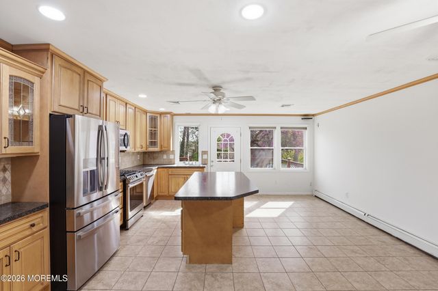 1425 Amsterdam Avenue, Toms River, NJ 08757