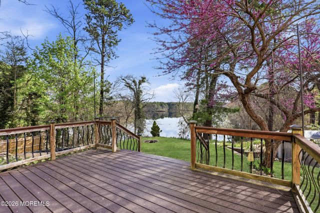 1425 Amsterdam Avenue, Toms River, NJ 08757