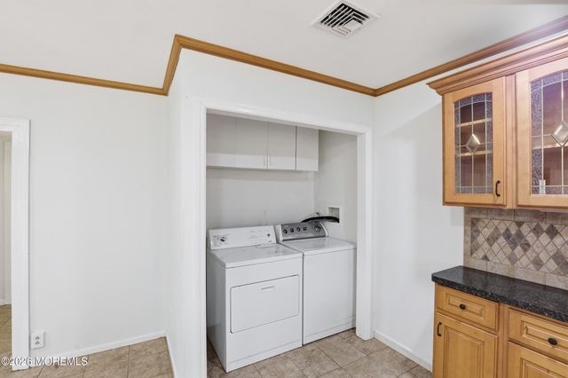 1425 Amsterdam Avenue, Toms River, NJ 08757
