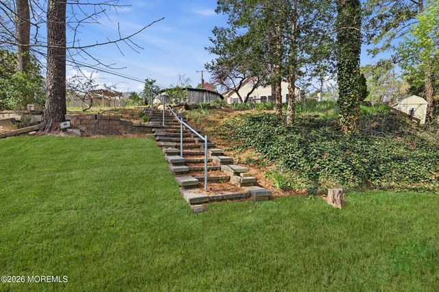 1425 Amsterdam Avenue, Toms River, NJ 08757