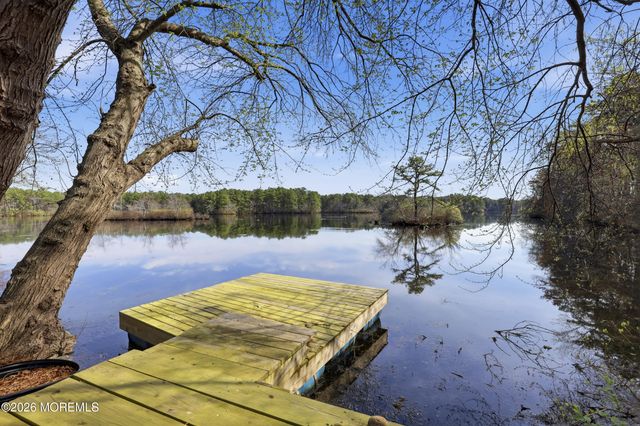 1425 Amsterdam Avenue, Toms River, NJ 08757