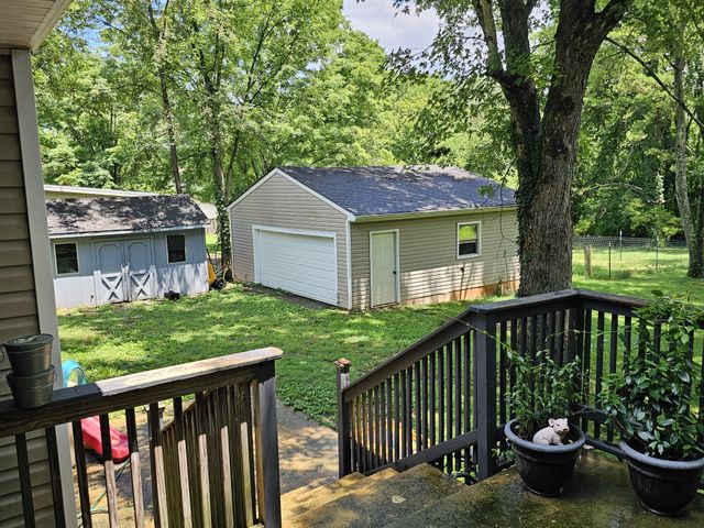 1215 Parkview Ter, Murfreesboro, TN 37130