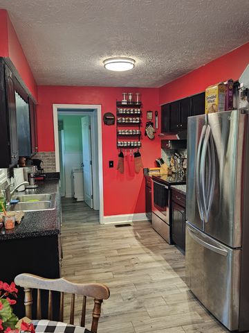 1215 Parkview Ter, Murfreesboro, TN 37130