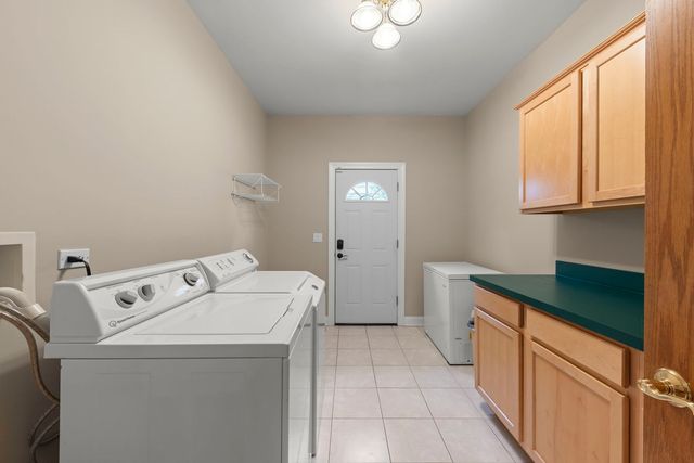 1570 Orchard Road, Wheaton, IL 60189