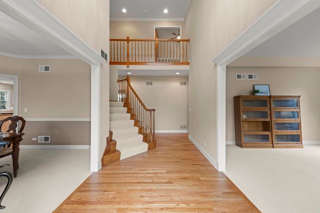 1570 Orchard Road, Wheaton, IL 60189