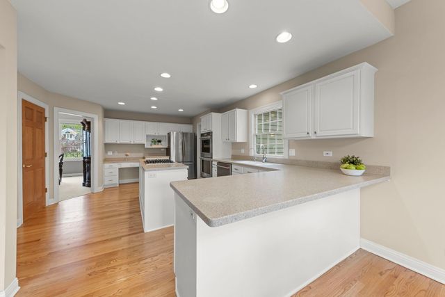 1570 Orchard Road, Wheaton, IL 60189