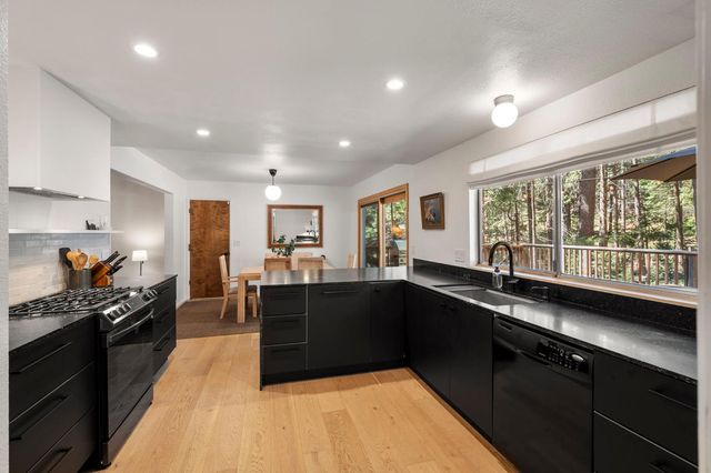 1224 Shannon Way, Arnold, CA 95223