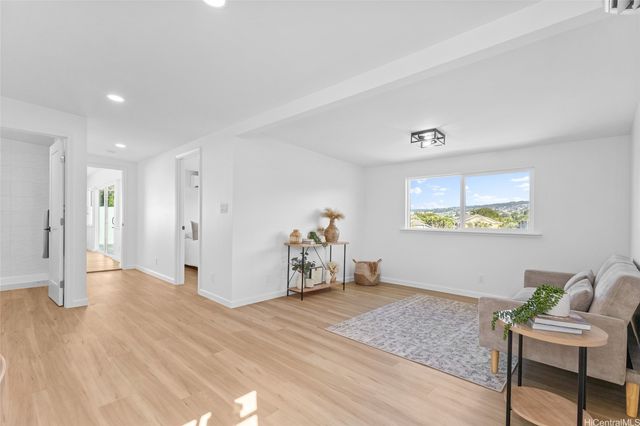 4560 Ukali Street, Honolulu, HI 96818