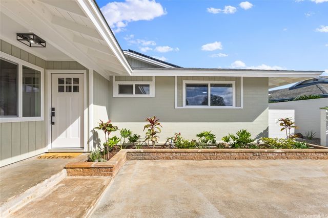 4560 Ukali Street, Honolulu, HI 96818