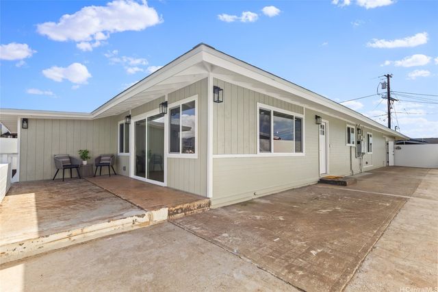 4560 Ukali Street, Honolulu, HI 96818