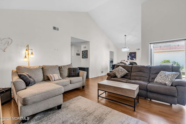 18 Jasmine Lane, Freehold, NJ 07728