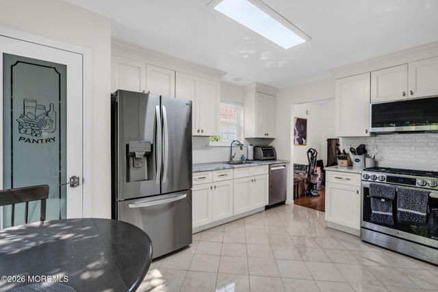 18 Jasmine Lane, Freehold, NJ 07728