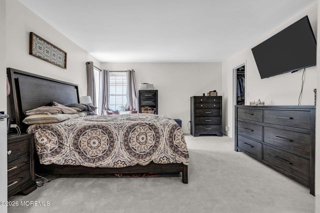 18 Jasmine Lane, Freehold, NJ 07728