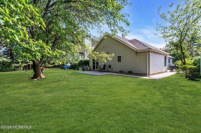 18 Jasmine Lane, Freehold, NJ 07728