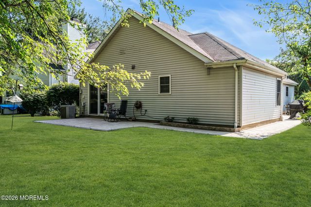 18 Jasmine Lane, Freehold, NJ 07728