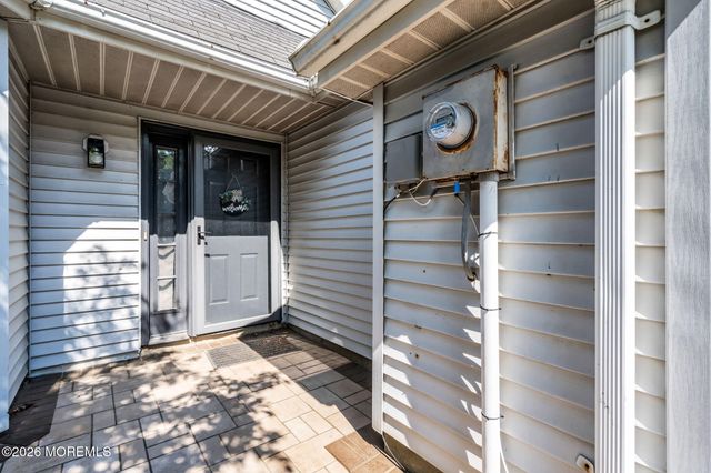18 Jasmine Lane, Freehold, NJ 07728