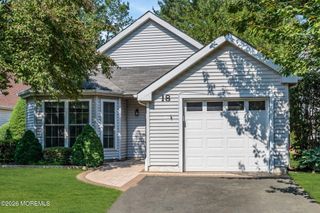18 Jasmine Lane, Freehold, NJ 07728