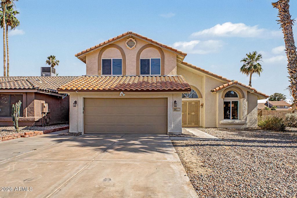 Image 1 of property listing at 4221 E AMBERWOOD Drive, Phoenix, AZ 85048