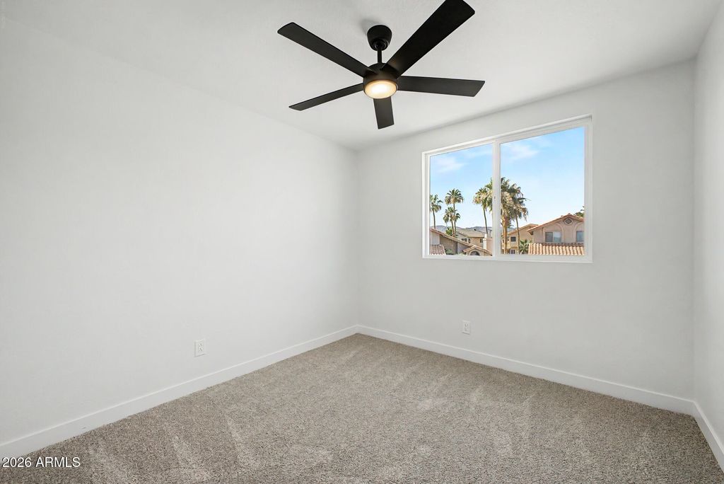 Image 21 of property listing at 4221 E AMBERWOOD Drive, Phoenix, AZ 85048