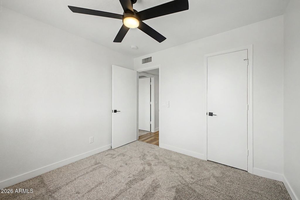 Image 22 of property listing at 4221 E AMBERWOOD Drive, Phoenix, AZ 85048