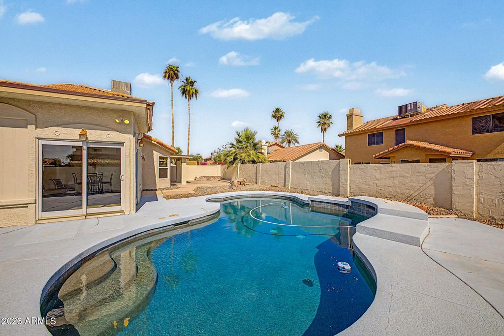 Image 27 of property listing at 4221 E AMBERWOOD Drive, Phoenix, AZ 85048