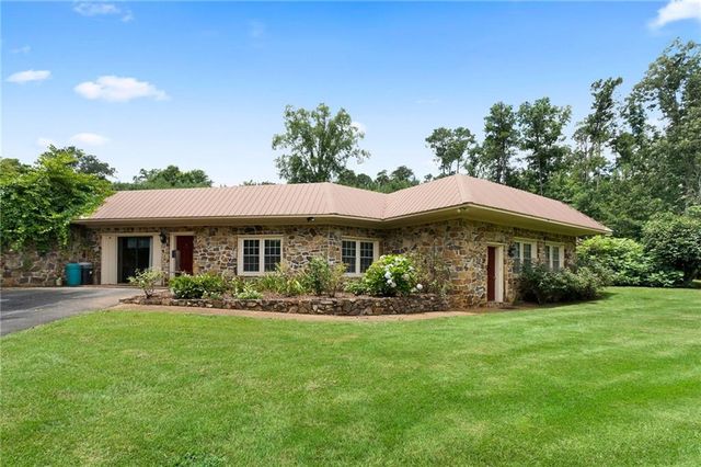 1809 Mcdaniel Station SW Road, Calhoun, GA 30701