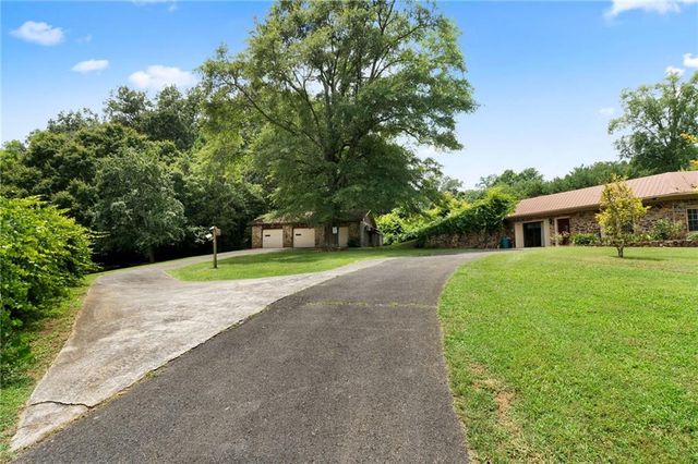 1809 Mcdaniel Station SW Road, Calhoun, GA 30701