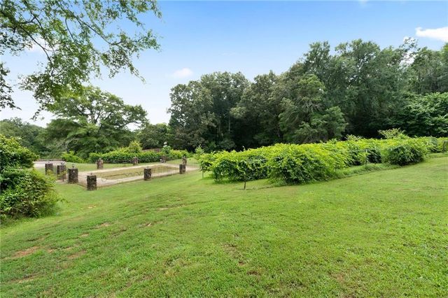 1809 Mcdaniel Station SW Road, Calhoun, GA 30701