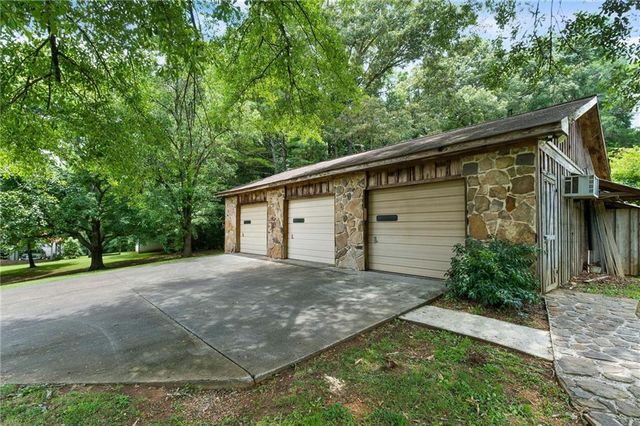 1809 Mcdaniel Station SW Road, Calhoun, GA 30701