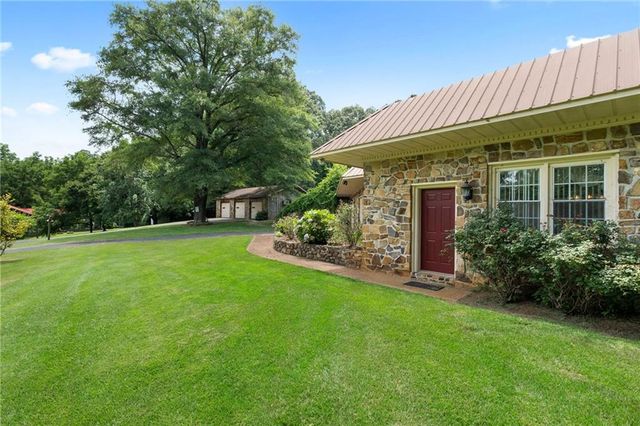 1809 Mcdaniel Station SW Road, Calhoun, GA 30701