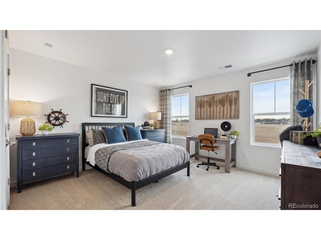 13936 Garnet Dr, Longmont, CO 80504