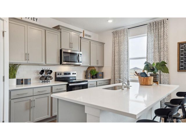 13936 Garnet Dr, Longmont, CO 80504