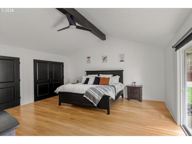 5619 Sw WINDSOR Ct, Portland, OR 97221