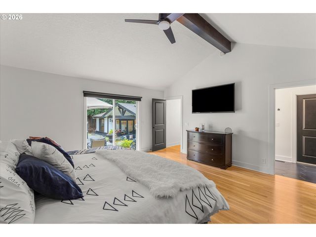 5619 Sw WINDSOR Ct, Portland, OR 97221