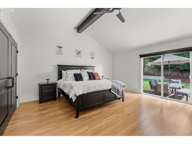 5619 Sw WINDSOR Ct, Portland, OR 97221