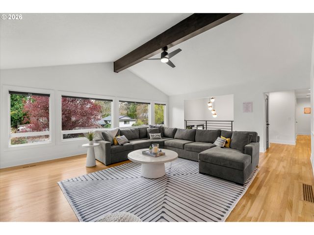 5619 Sw WINDSOR Ct, Portland, OR 97221