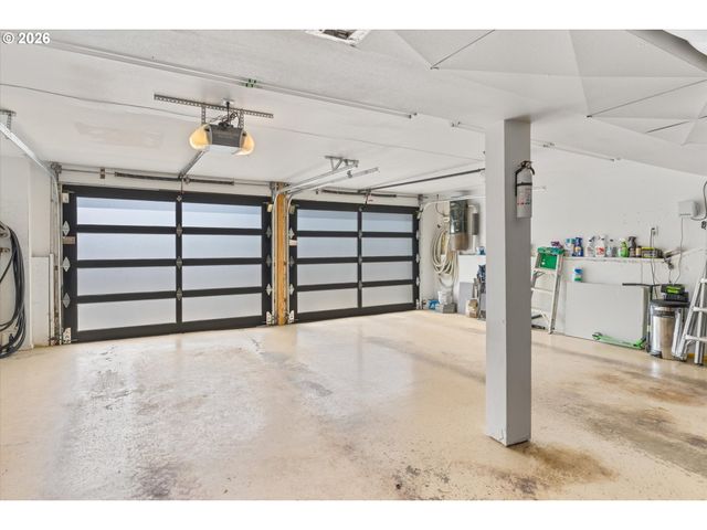 5619 Sw WINDSOR Ct, Portland, OR 97221