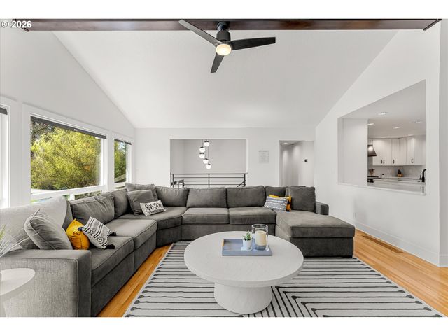 5619 Sw WINDSOR Ct, Portland, OR 97221