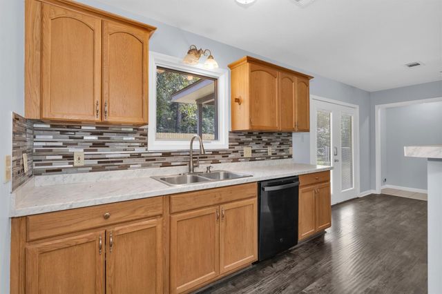 586 Diggs Rd Road, Willis, TX 77378