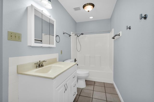 586 Diggs Rd Road, Willis, TX 77378